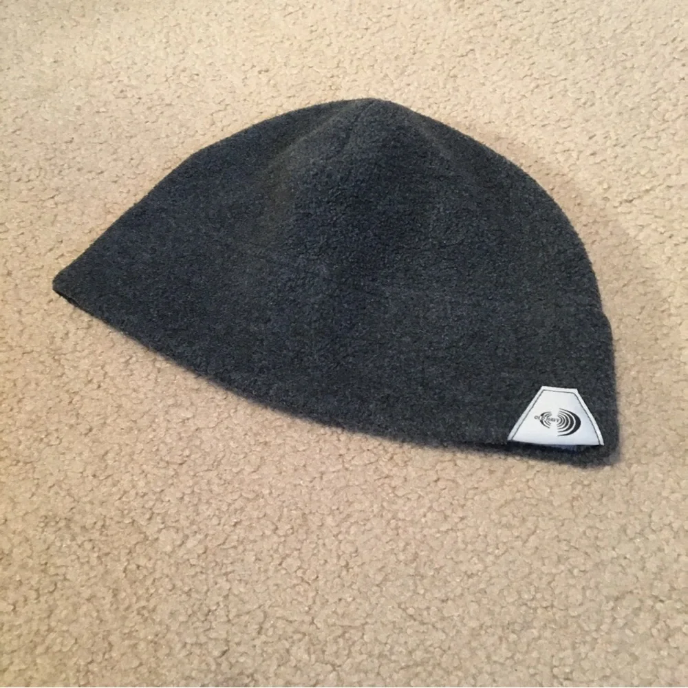 Vintage Old Navy Unisex Grey Skull Beanie in Very Good Condition